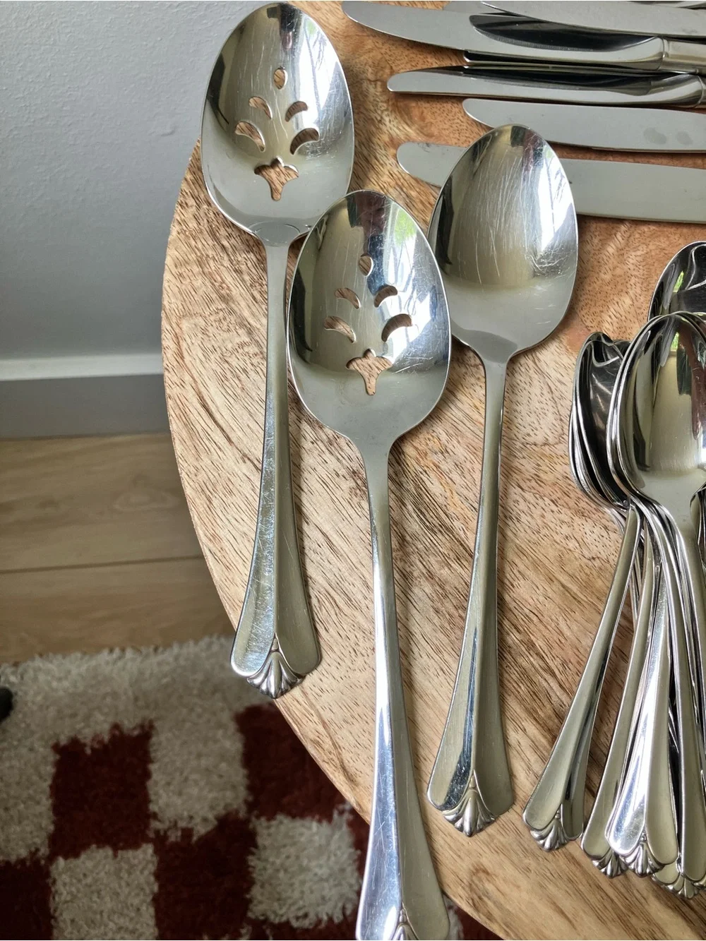 Oneida | Distinction Deluxe HH Westgate Royal Crest 45p Stainless Steel Flatware